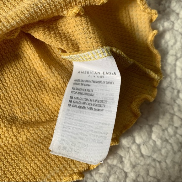 American Eagle Yellow Cropped Shirt - Picture 4 of 7